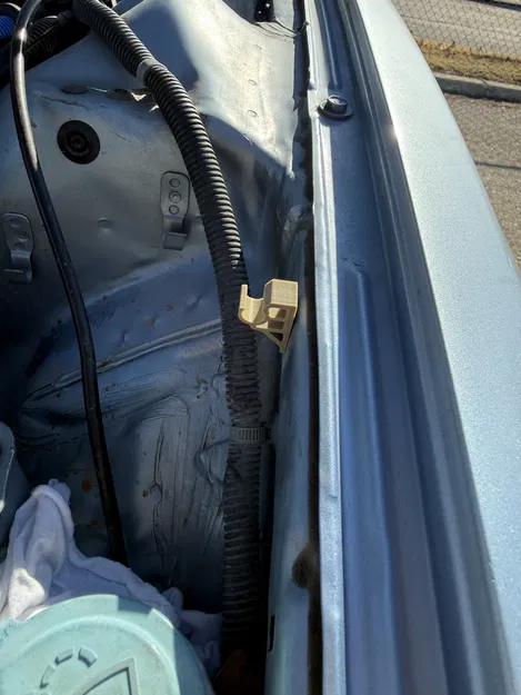 Kẹp giữ thanh chống capo Honda EF 1990 (Hood Prop Rod Clip) - Image 1