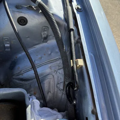 Kẹp giữ thanh chống capo Honda EF 1990 (Hood Prop Rod Clip)