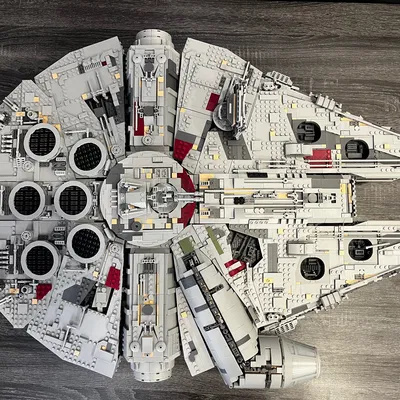 Bộ Gạch Millennium Falcon