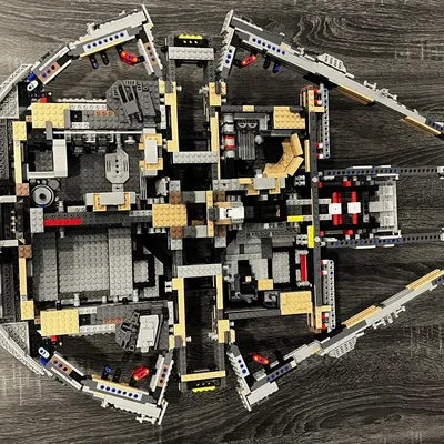 Bộ Gạch Millennium Falcon