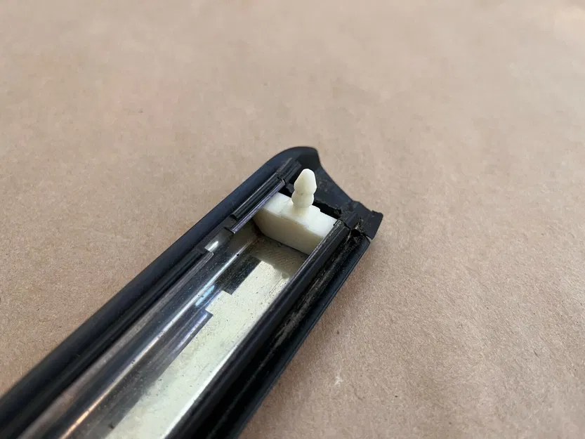 E30 Door Mold Clip – Clip thay thế cho nẹp cửa BMW E30 - Image 2