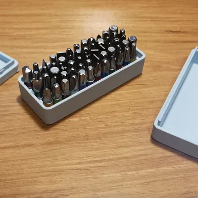 Hộp đựng mũi bits gọn: nắp sâu hơn (Compact bit case deeper lid)