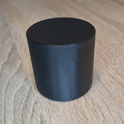 Hộp tròn có nắp khóa (đơn giản nhưng rất chắc chắn)