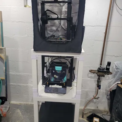 Một bộ bàn Ikea Lack nữa (Yet another Ikea Lack Table)