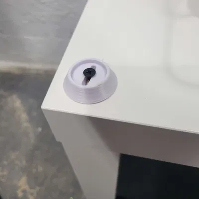 Một bộ bàn Ikea Lack nữa (Yet another Ikea Lack Table)