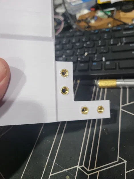 Một bộ bàn Ikea Lack nữa (Yet another Ikea Lack Table) - Image 7