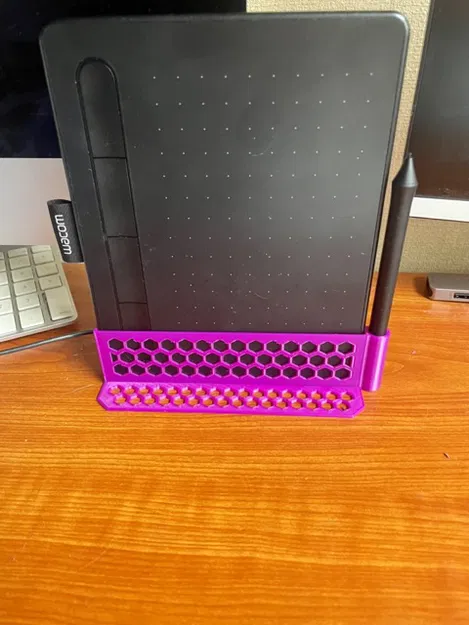 Giá đỡ dựng đứng tablet vẽ Wacom Intuos và bút - Image 1