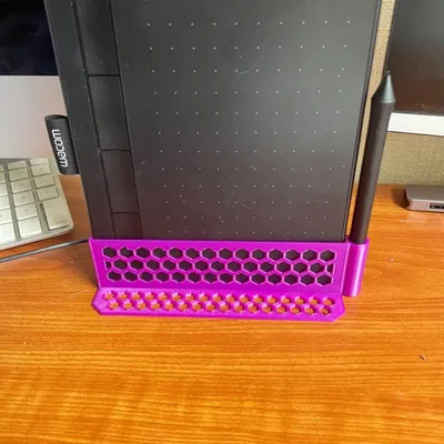 Giá đỡ dựng đứng tablet vẽ Wacom Intuos và bút