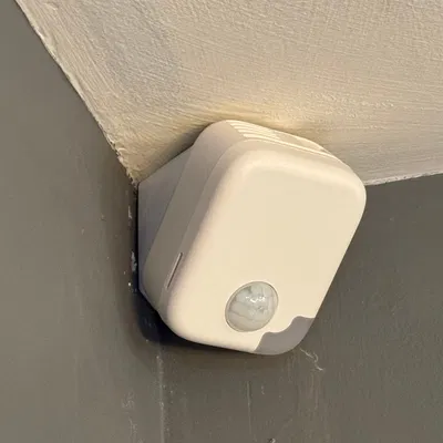 Bộ gá góc cho Everything Presence Pro