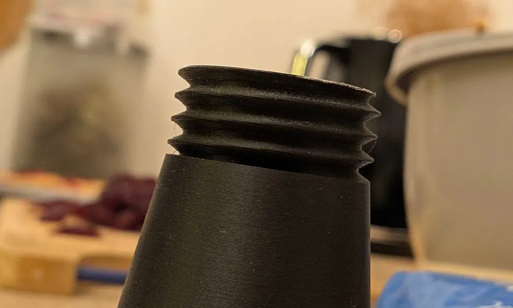 Lọ Rắc Muối Thanh Lịch (Elegant Salt Shaker) - Image 3