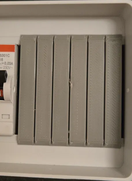 Nắp che hộp cầu chì (Fuse Box Cover) - Image 1