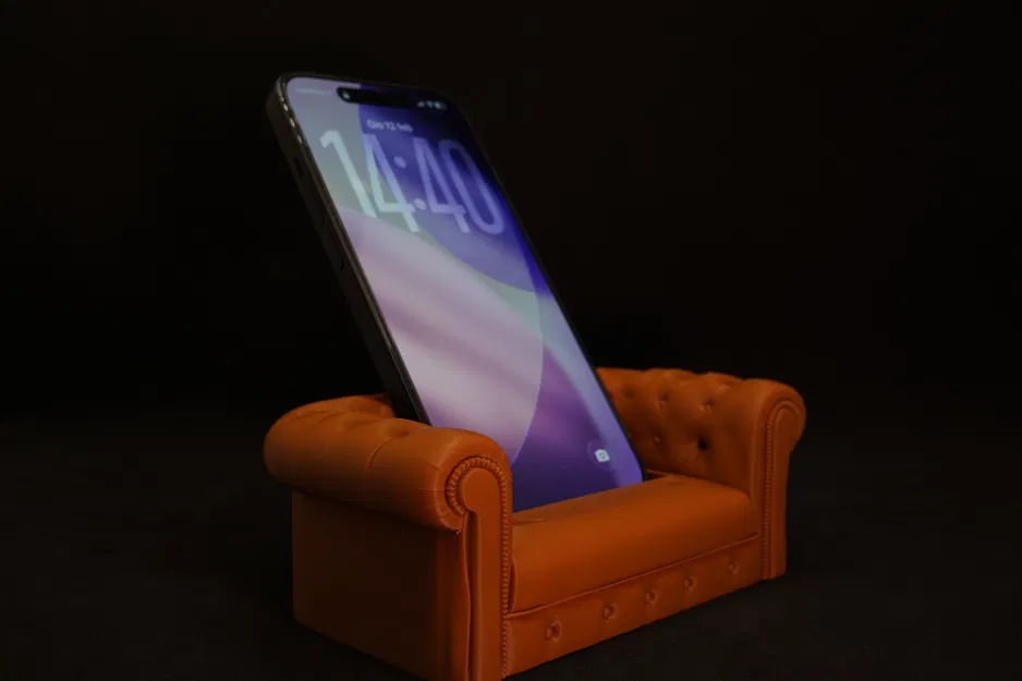 Đế đỡ smartphone sofa Chesterfield – Vẻ sang cổ điển cho bàn làm việc - Image 4