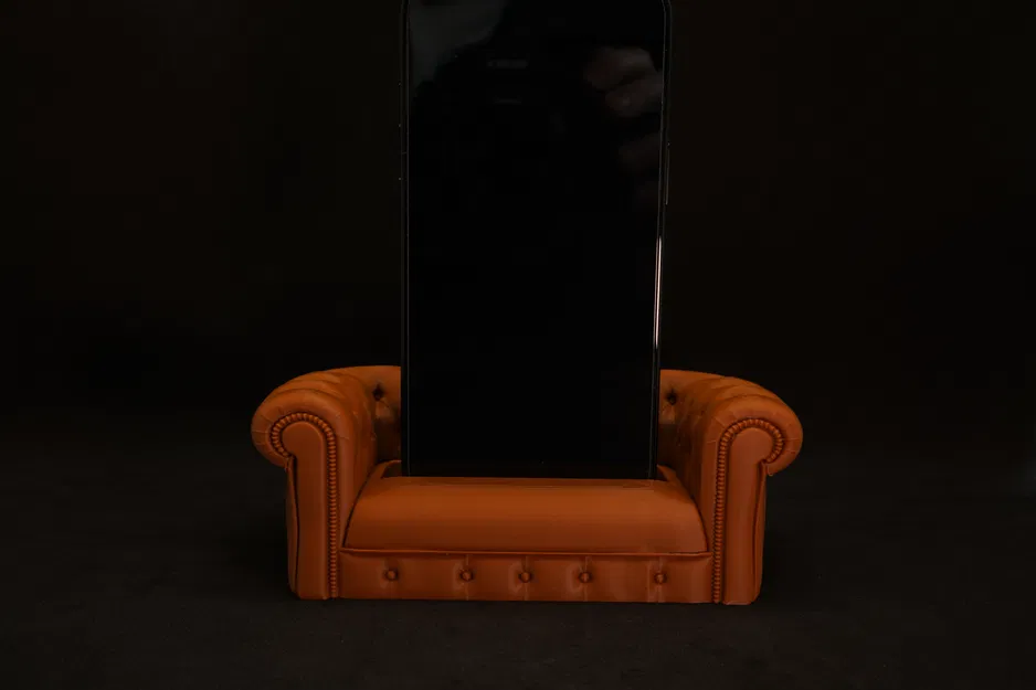 Đế đỡ smartphone sofa Chesterfield – Vẻ sang cổ điển cho bàn làm việc - Image 6