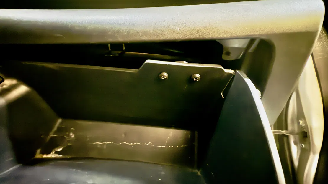 Case Theo Dõi Xe Tàng Hình cho Apple AirTag - Image 7