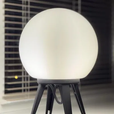 Đèn IKEA FADO(25) có chân – IKEA FADO(25) Lamp with legs