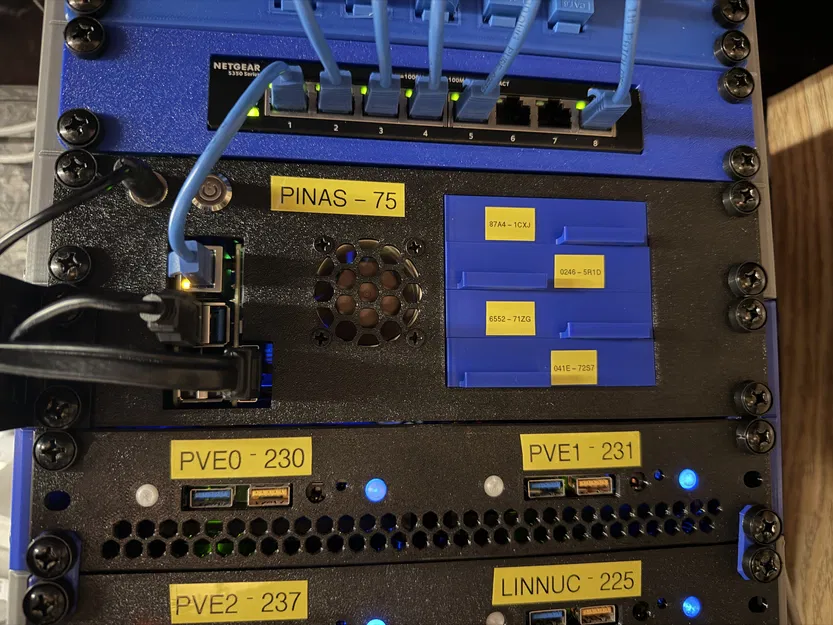 Rack PiNAS 10" - Image 1