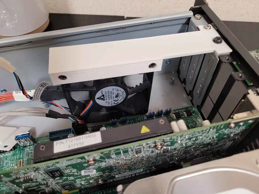 Giá đỡ gắn quạt 80mm vào khe PCI low-profile cho Plink IPC-2350F - Image 1