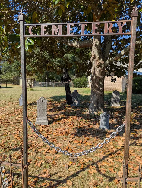 Spire cho hàng rào hoặc cổng nghĩa trang Halloween - Image 1