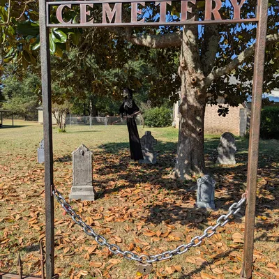 Spire cho hàng rào hoặc cổng nghĩa trang Halloween