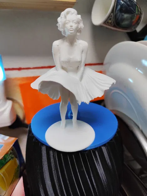 Tượng điêu khắc Maralyn Munroe (phiên bản khác) - Image 1