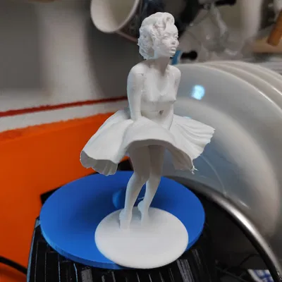 Tượng điêu khắc Maralyn Munroe (phiên bản khác)