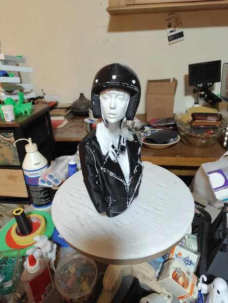 Mô hình cô nàng biker khác (another Biker chick model) - Image 1