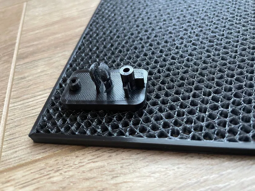 Mặt trước (Front panel) Ginzzu SL600 - Image 3