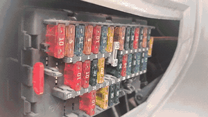 Dụng cụ gắp cầu chì ô tô (Car Fuse Removal Tool) - Image 1