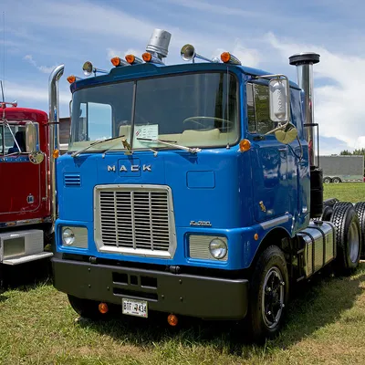 Mack F700 Sleeper