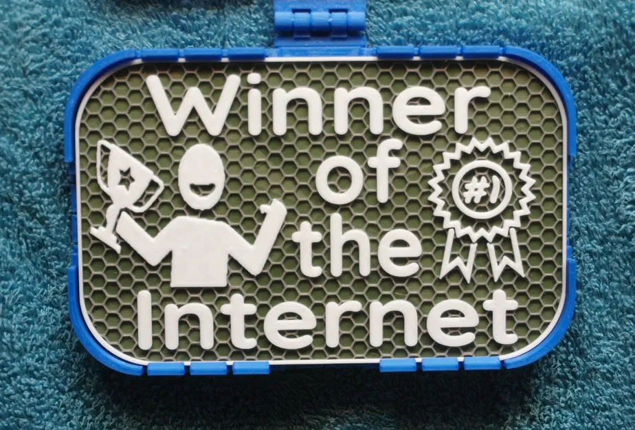 Bảng hiệu “Winner of the Internet” - Image 1