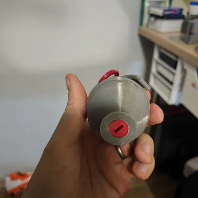 Đồ chơi lựu đạn (Grenade toy)