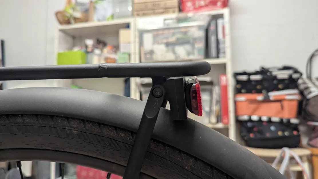 Gá gắn phản quang Vanmoof S3 giấu Airtag (Hidden Airtag Mount) - Image 2