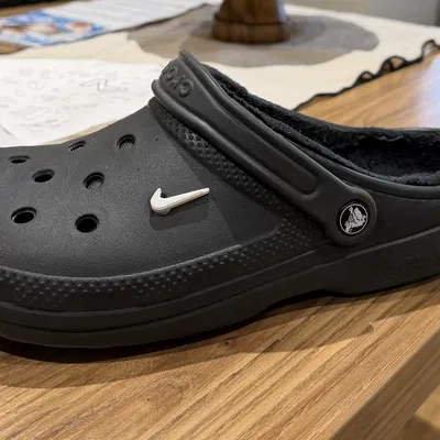 Nike Croc Charm (Charm Nike cho Crocs)