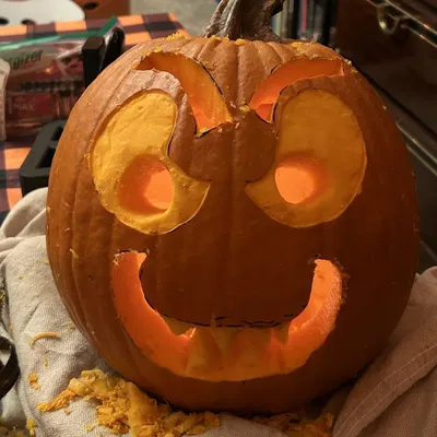 Bộ kê khắc bí ngô – Giữ bí cố định khi bạn đang khắc!