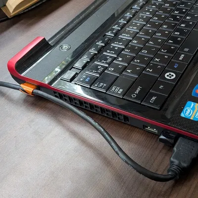 Kẹp Dây Cáp Cho Cổng Trống (VGA/USB)