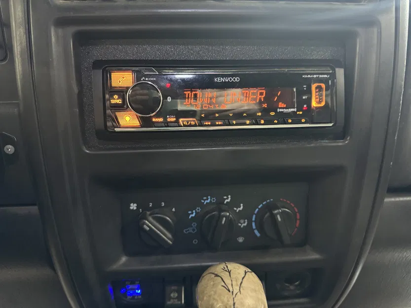 Viền lắp radio Single Din cho Jeep Cherokee XJ - Image 1