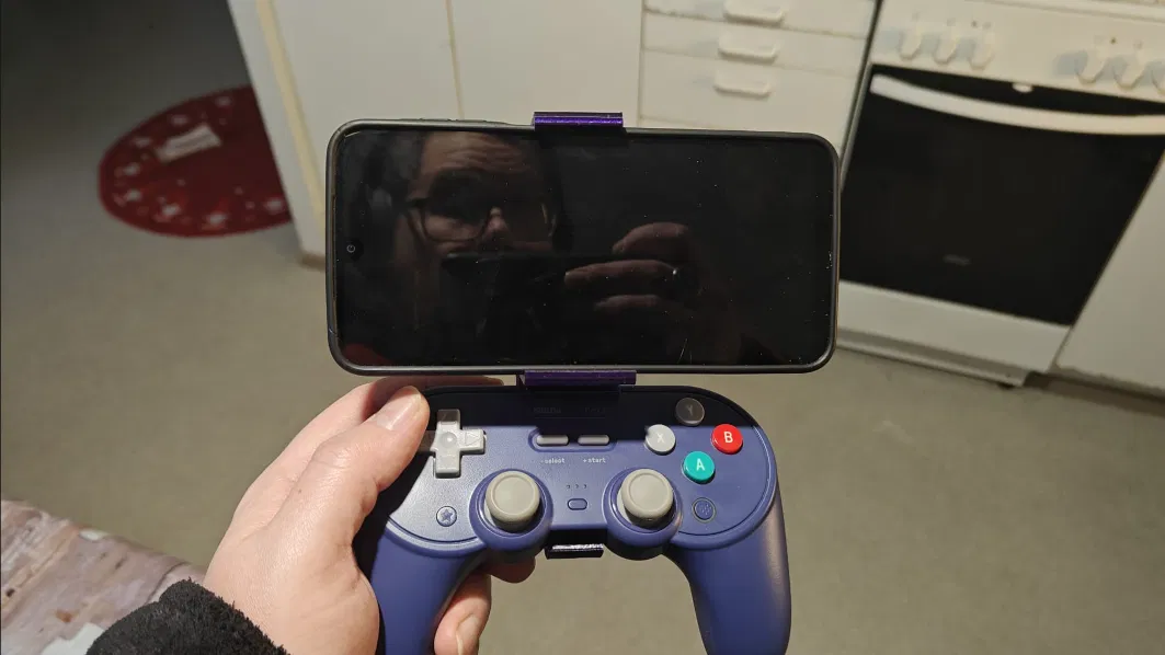 Kẹp gắn điện thoại cho 8BitDo / Pro 2 / Pro 3 / SN30 Pro+ - Image 1