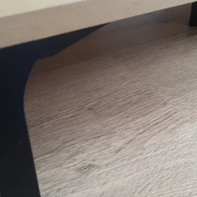 Chân kệ để bàn (Leg for a desk shelf)