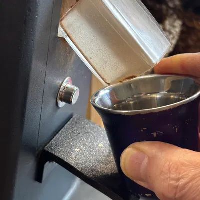 Giá đỡ cốc dosing TPU uốn cong cho máy xay Ascaso