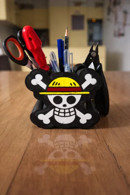 Ống Cắm Bút Đầu Lâu Mũ Rơm gắn LED – RGB Desk Organizer | Dễ In - Image 4