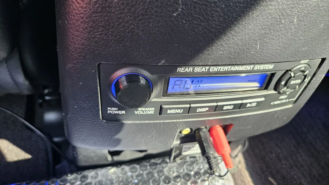 Núm vặn âm lượng hàng ghế sau Hyundai Santa Fe - Image 1