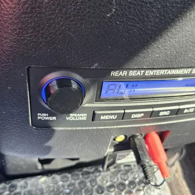 Núm vặn âm lượng hàng ghế sau Hyundai Santa Fe