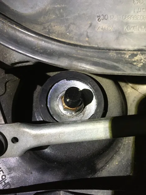 Nắp chụp bảo vệ đầu vít giảm xóc Peugeot 308 T7 - Image 2