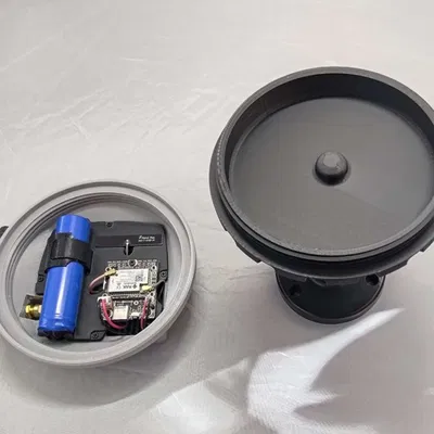 Vỏ "UFO" Meshtastic Outdoor Solar Node Enclosure