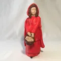 Tượng Cô Bé Quàng Khăn Đỏ (Red Riding Hood Statue) - Thumbnail 1