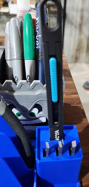 Gridfinity - Khay Đứng 1 Block Cho Dao Hobby Dẹt Retractable (kèm ngăn lưỡi) - Image 1