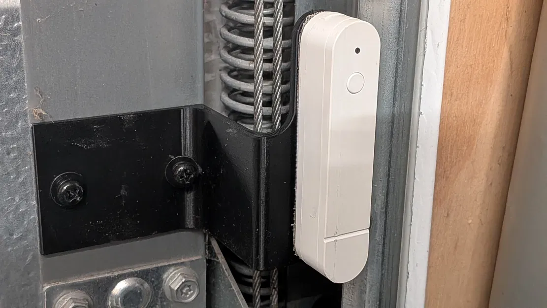 Giá gắn cảm biến IKEA MYGGBETT cho cửa cuốn trần Hörmann - Image 1