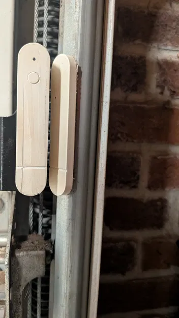 Giá gắn cảm biến IKEA MYGGBETT cho cửa cuốn trần Hörmann - Image 3