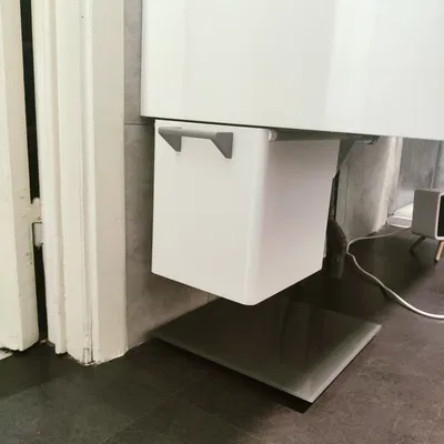 Thùng rác treo phòng tắm (poubelle salle de bain suspendu)