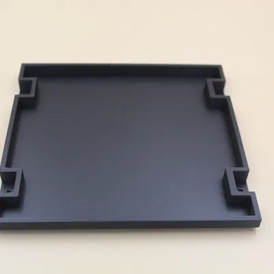 Khay/Ngăn sắp xếp IC dung lượng nhỏ (Pořadač pro malý objem integrovaných obvodů)